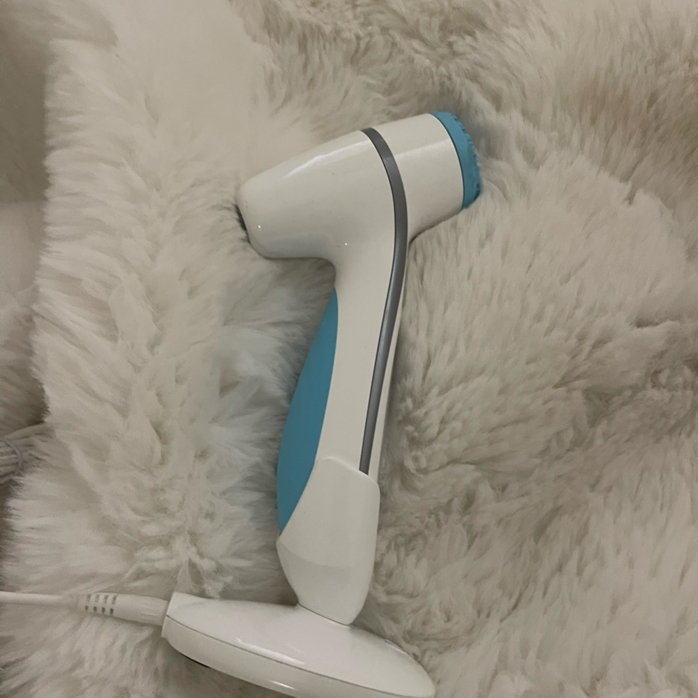 NuSkin Lumispa Face Cleansing Brush